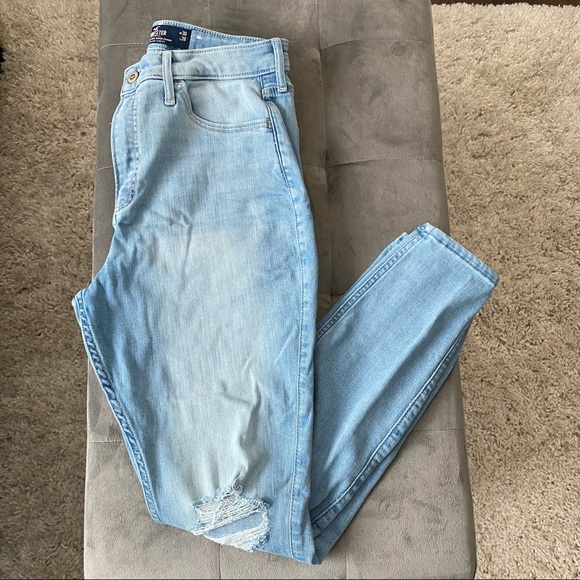 Hollister Denim - Hollister Curvy High Rise Super Skinny